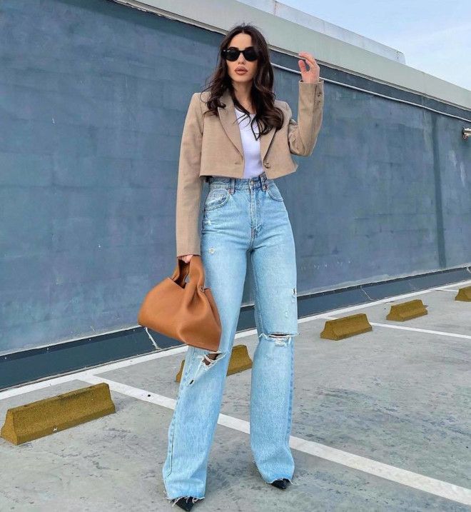 Summer Blazer + Crop Top + Straight-Leg Jeans
