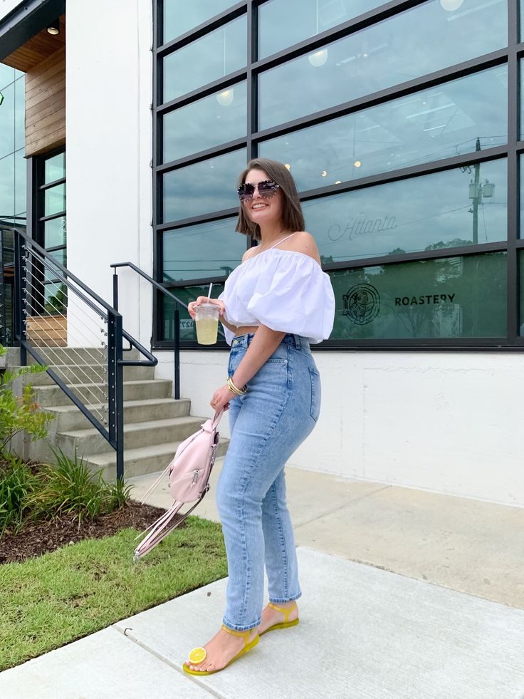 Linen Button-Down + Rolled-Up Boyfriend Jeans