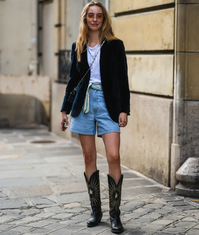 Skinny Jeans + Graphic Tee + White Cowboy Boots