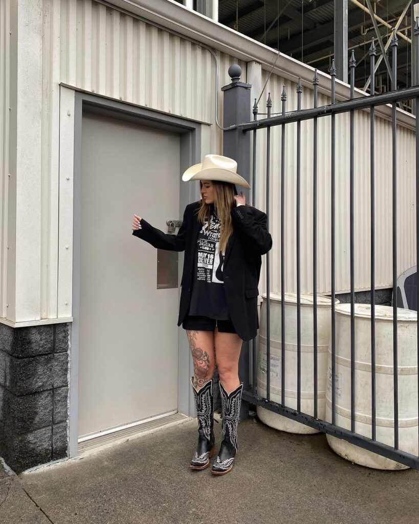 Cowboy Boot Outfits to Rock at Any Country Concert